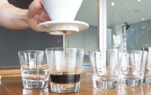 美味しいコーヒーを淹れるための湯量