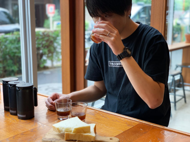 食パンとコーヒー