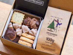 THE COFFEESHOPのスペシャルティコーヒーとクッキー缶のクリスマスギフト。12/3(日)までご予約受付中！
